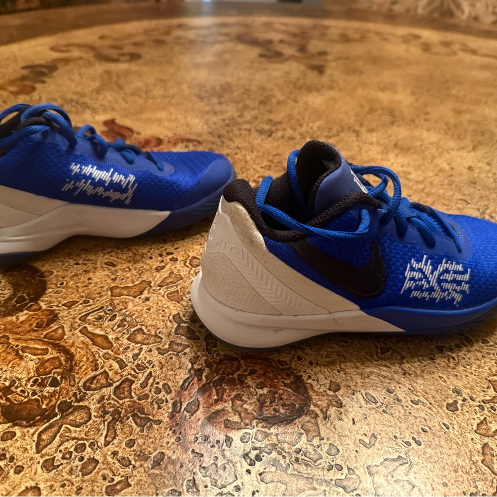 Kyrie Irving Kids Basketball shoes